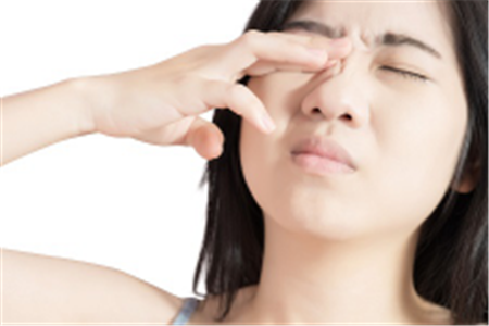 激光近视术后眼睛干涩的原因？怎么缓解干眼症状呢？