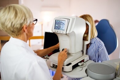 视网膜脱落手术什么时候做最好？